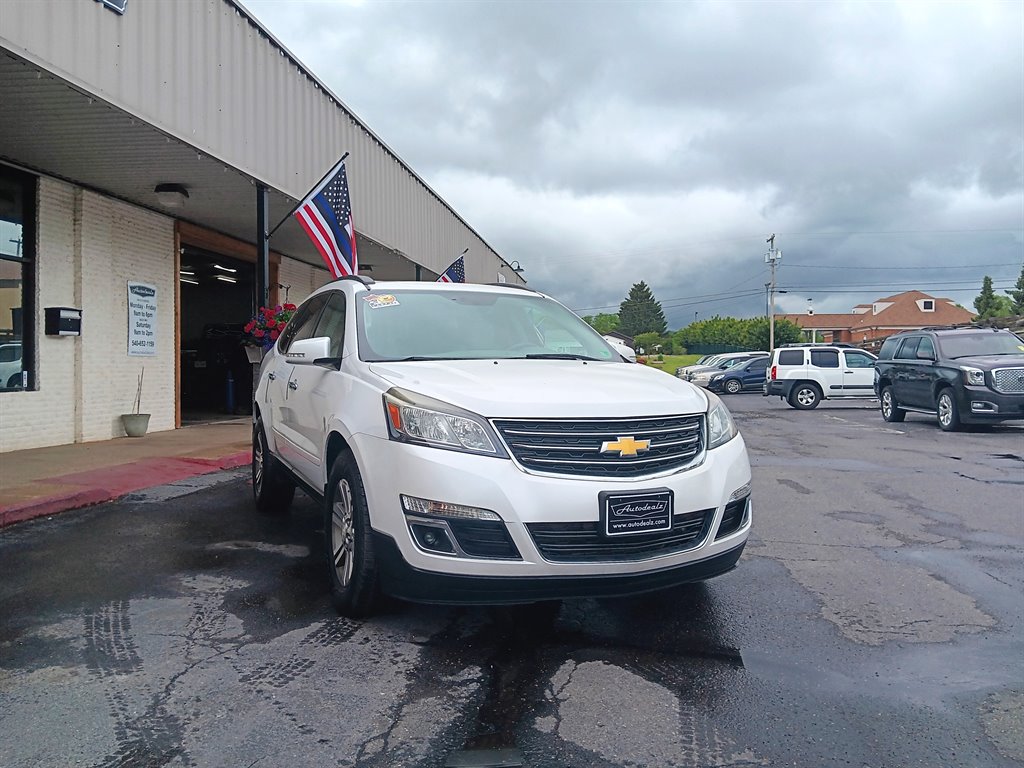2016 Chevrolet Traverse LT photo
